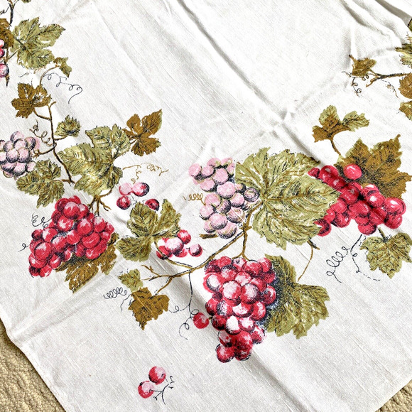 Square tablecloth printed cotton blend pink red grapes greenery vine border - Picture 7 of 10